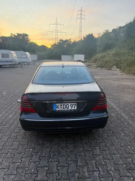 Gebraucht Mercedes E500 Avantgarde 306 PS (225 kW) 2002 Schwarz Limousine
