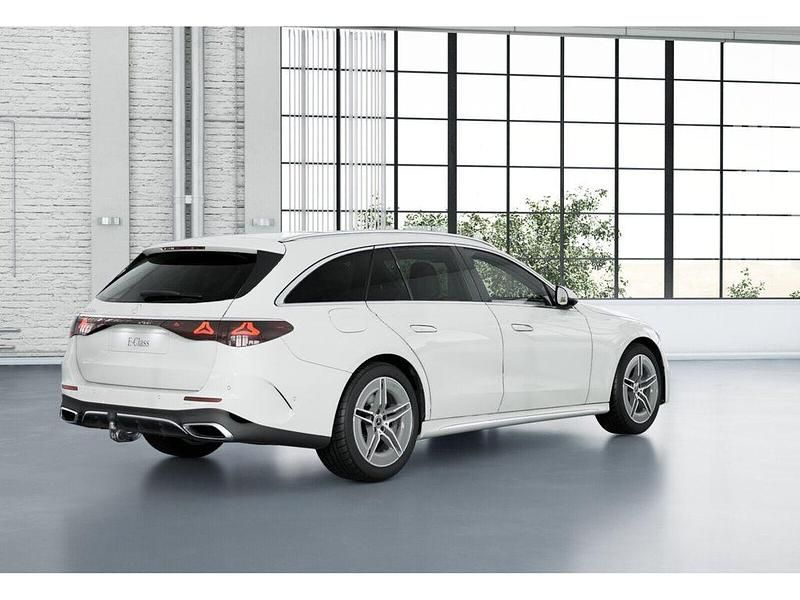 Gebraucht Mercedes E300 AMG 204 PS (150 kW) 2025 Weiß Limousine