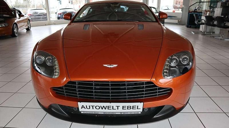 Gebraucht Aston Martin V8 426 PS (313 kW) 2013 Madagascar orange Coupé