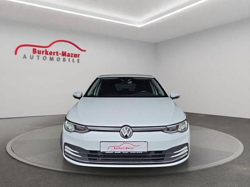 Gebraucht VW Golf VIII Active 150 PS (110 kW) 2021 Weiß Limousine