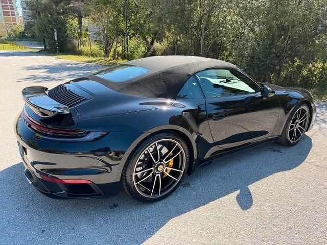 Second-hand Porsche 992 650 CP (478 kW) 2020 Negru Cabrio
