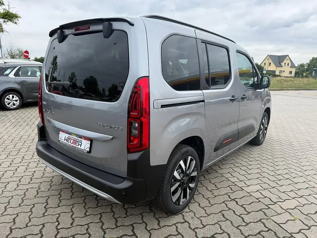 Neu Citroën Berlingo 131 PS (96 kW) 2026 Stahlgrau Van / Kleinbus