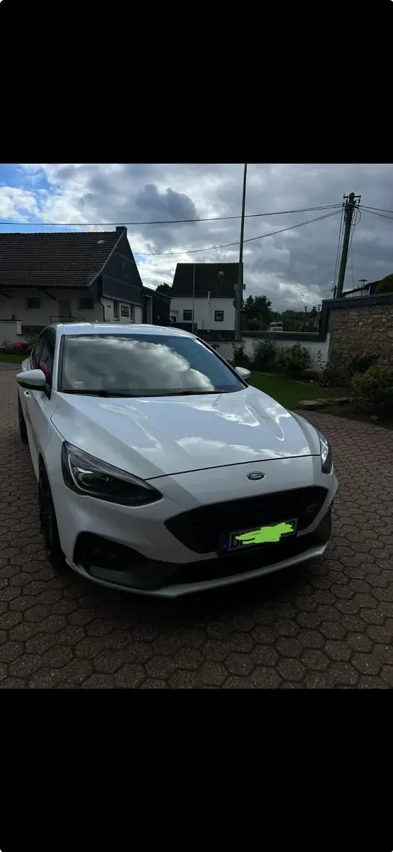 Gebraucht Ford Focus ST 280 PS (205 kW) 2020 Weiß Limousine