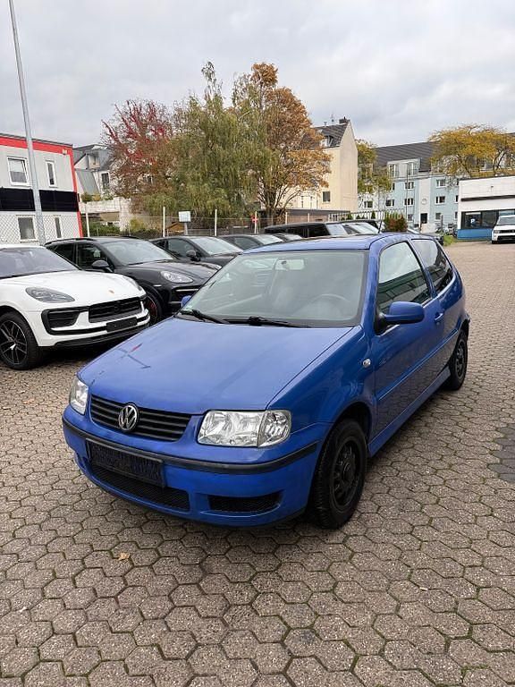 Blau Gebraucht 2001 VW Polo Edition Kleinwagen | 1.990 € (Fairer Preis) - Bild 1/4