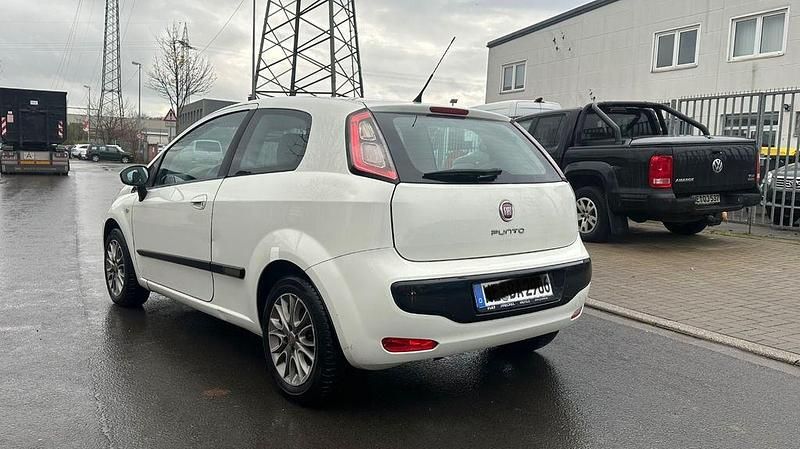Gebraucht Fiat Punto Evo 69 PS (50 kW) 2011 Weiß Kleinwagen