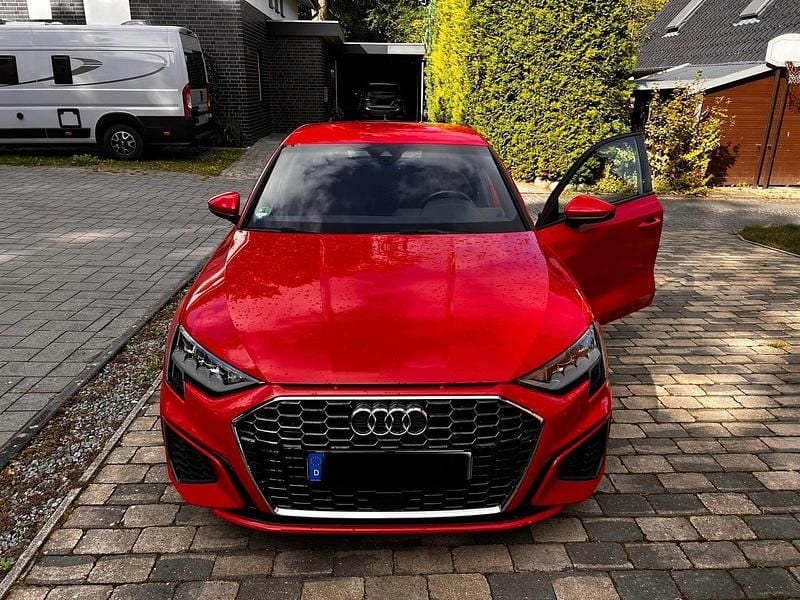 Rot Gebraucht 2021 Audi A3 S-Line Limousine | 21.000 € (Superpreis) - Bild 1/4