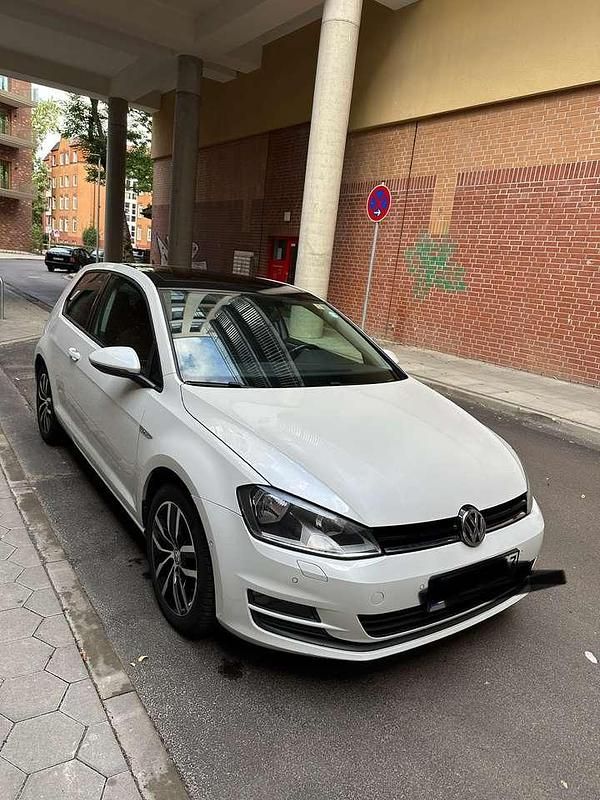 Weiß Gebraucht 2014 VW Golf VII Limousine | 9.300 € (Fairer Preis) - Bild 1/4