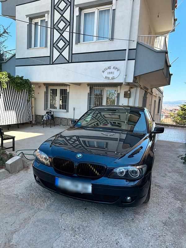 Blau Gebraucht 2007 BMW 730 Limousine | 8.900 € - Bild 1/4
