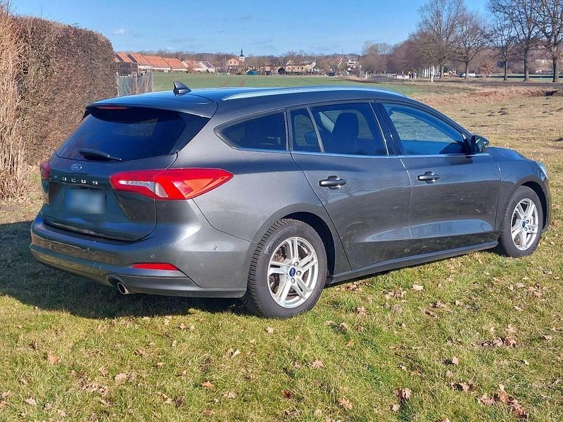 Gebraucht Ford Focus 125 PS (91 kW) 2019 Grau Kombi