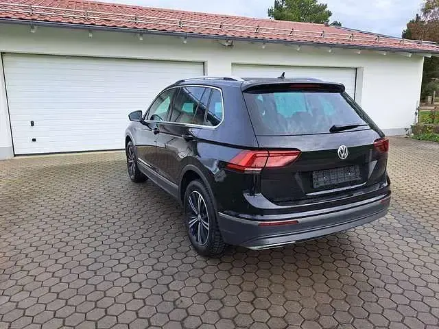 Gebraucht VW Tiguan Highline 239 PS (175 kW) 2019 Deep black perleffekt SUV