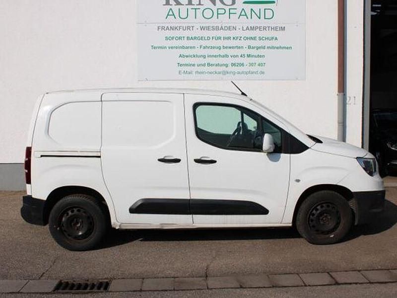 Używany Opel Combo Edition 102 KM (75 kW) 2019 Biały Minivan