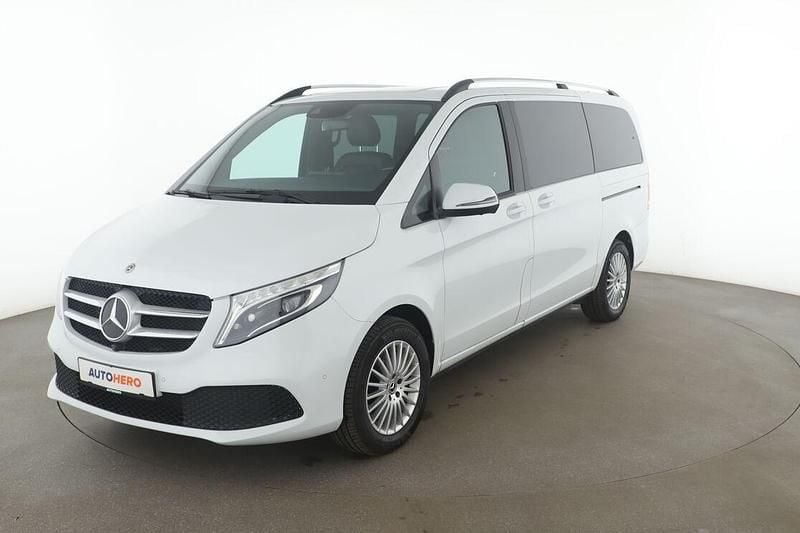 Weiß Gebraucht 2020 Mercedes V300 Avantgarde Edition Van / Kleinbus | 49.120 € (Superpreis) - Bild 1/3