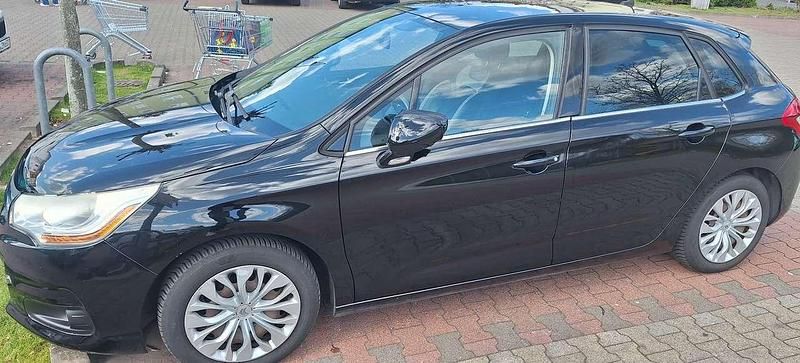 Gebraucht Citroën C4 SELECTION 95 PS (69 kW) 2012 Limousine