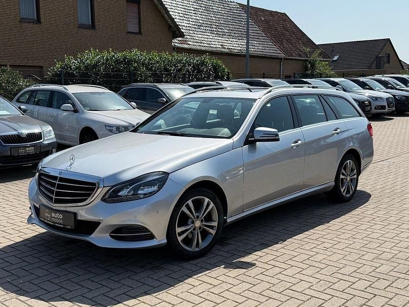 Gebraucht Mercedes E220 170 PS (125 kW) 2015 Silber Kombi