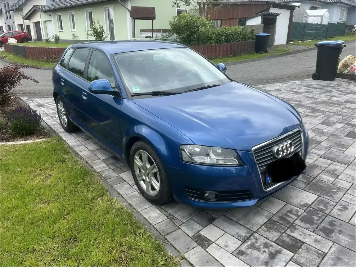Gebraucht Audi A3 Sportback Attraction 140 PS (102 kW) 2010 Blau Kleinwagen