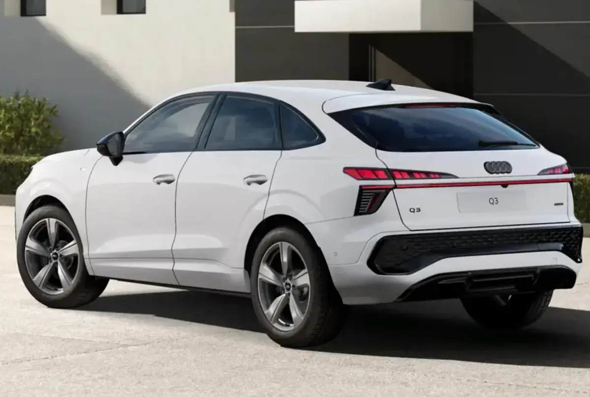 Neu Audi Q3 Sportback Ambiente 265 PS (194 kW) 2026 Arkonaweiß SUV