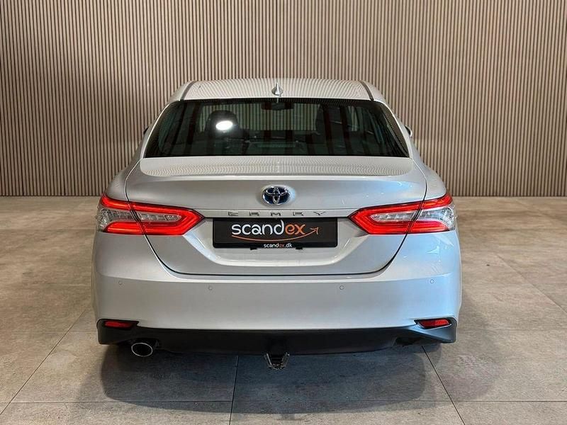 Gebraucht Toyota Camry 178 PS (130 kW) 2019 Silber Limousine