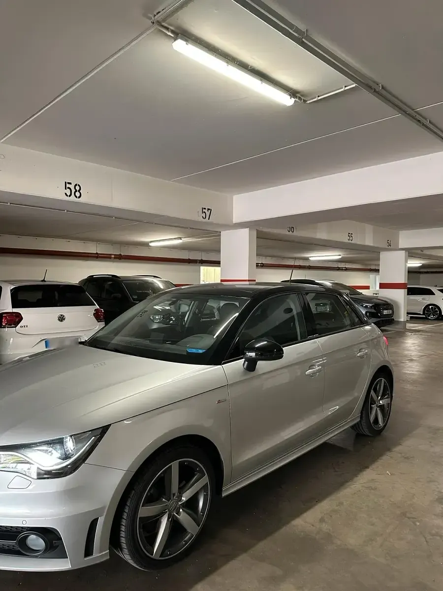 Używany Audi A1 S-Line 125 KM (91 kW) 2014 Srebrny Hatchback