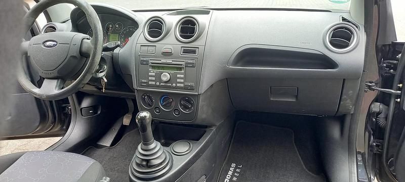 Gebraucht Ford Fiesta 69 PS (50 kW) 2006 Schwarz Kleinwagen
