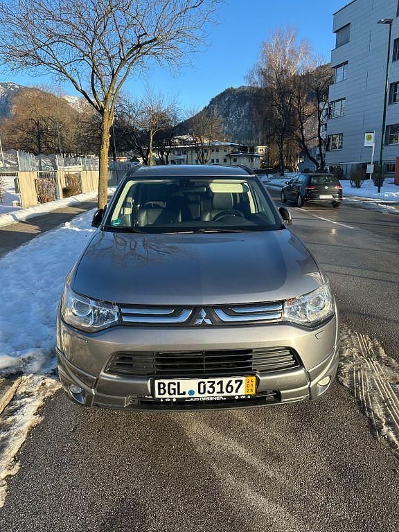 Gebraucht Mitsubishi Outlander Intense 150 PS (110 kW) 2013 Blau SUV