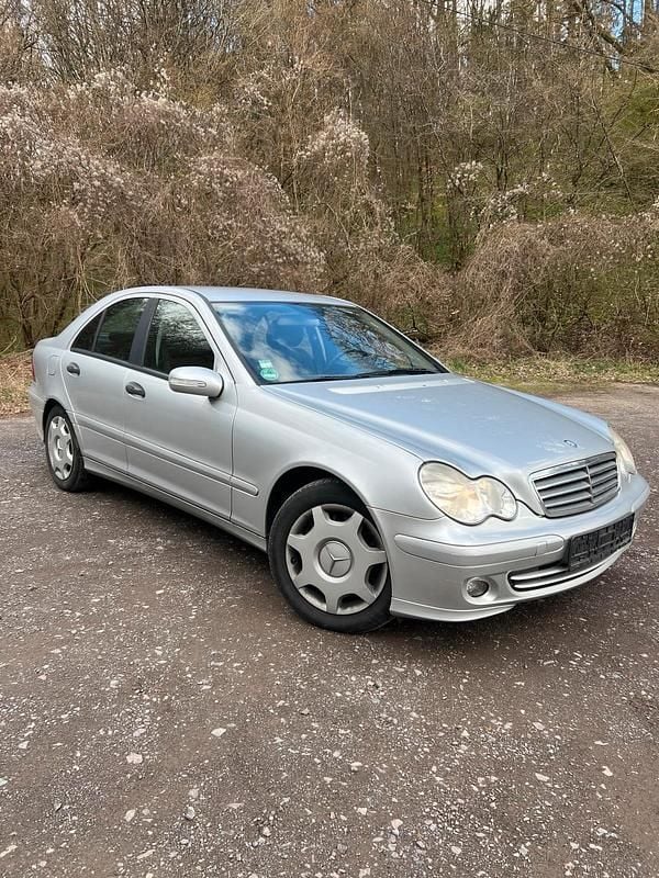 Gebraucht Mercedes C180 143 PS (105 kW) 2007 Silber Limousine
