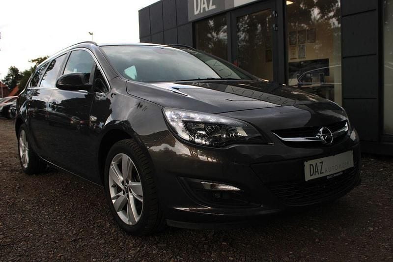 Grau Gebraucht 2015 Opel Astra Energy Kombi | 5.995 € (Guter Preis) - Bild 1/4
