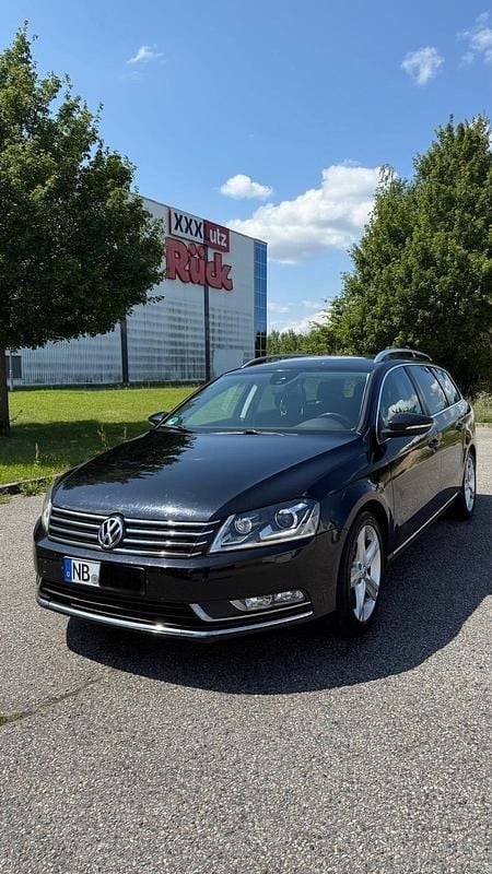 Schwarz Gebraucht 2013 VW Passat Highline Kombi | 7.000 € (Fairer Preis) - Bild 1/4