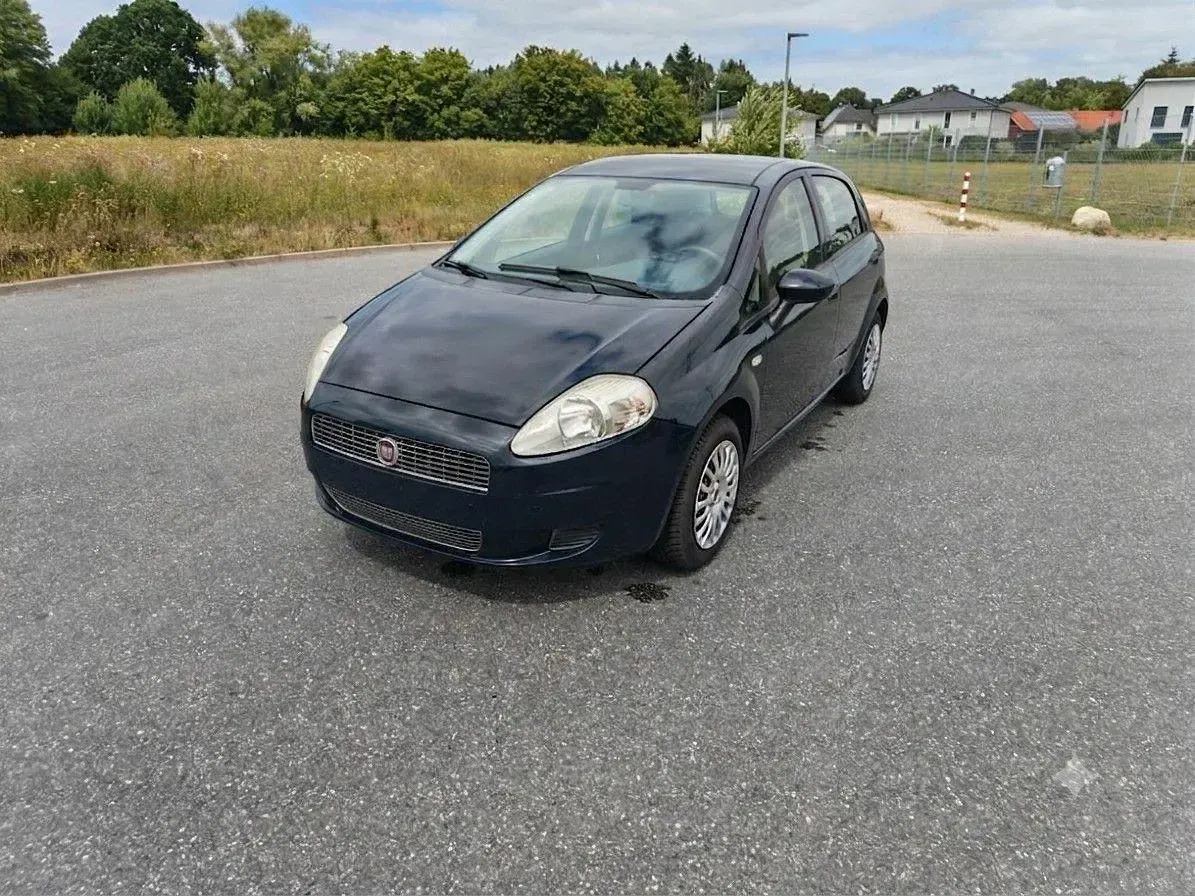 Gebraucht Fiat Grande Punto 65 PS (47 kW) 2009 Blau Kleinwagen