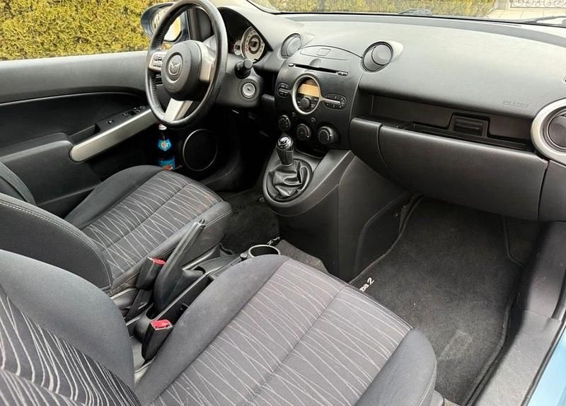 Second-hand Mazda 2 68 CP (50 kW) 2009 Albastru Hatchback