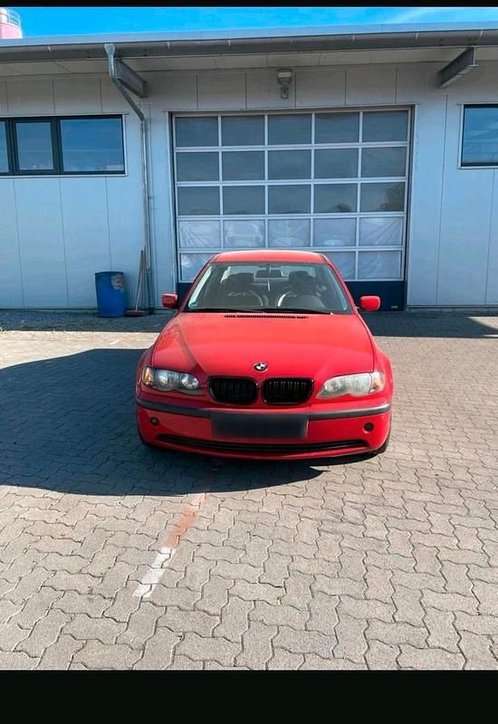 Gebraucht BMW 318 143 PS (105 kW) 2002 Rot Limousine