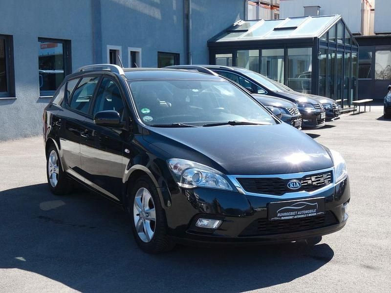 Usado Kia Ceed 90 HP (66 kW) 2011 Preto Citadino