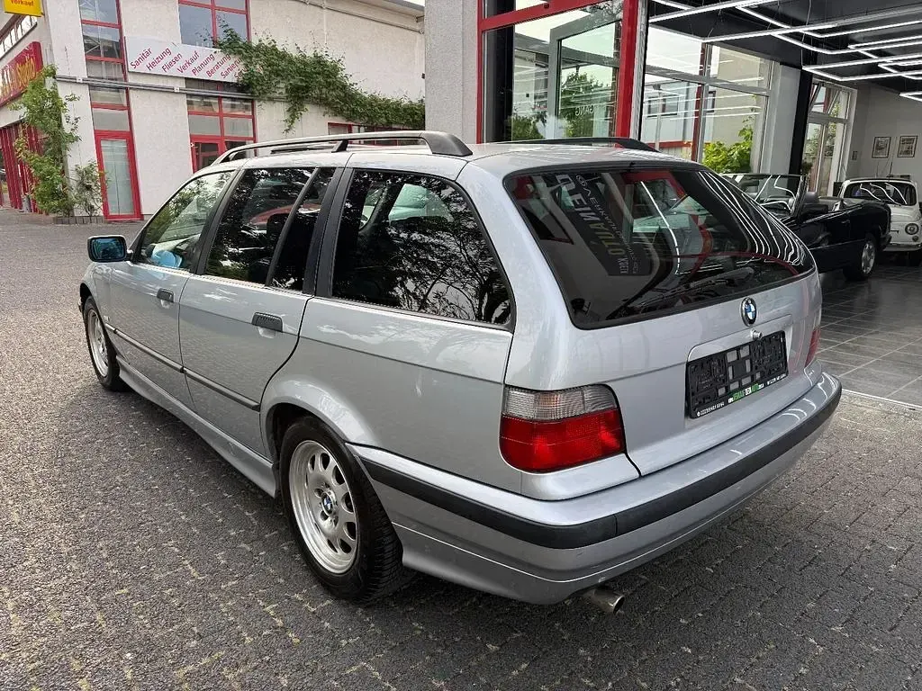 Gebraucht BMW 318 116 PS (85 kW) 1997 Grau Kombi