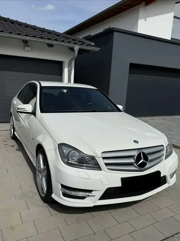Gebraucht Mercedes C180 Avantgarde 156 PS (114 kW) 2012 Limousine