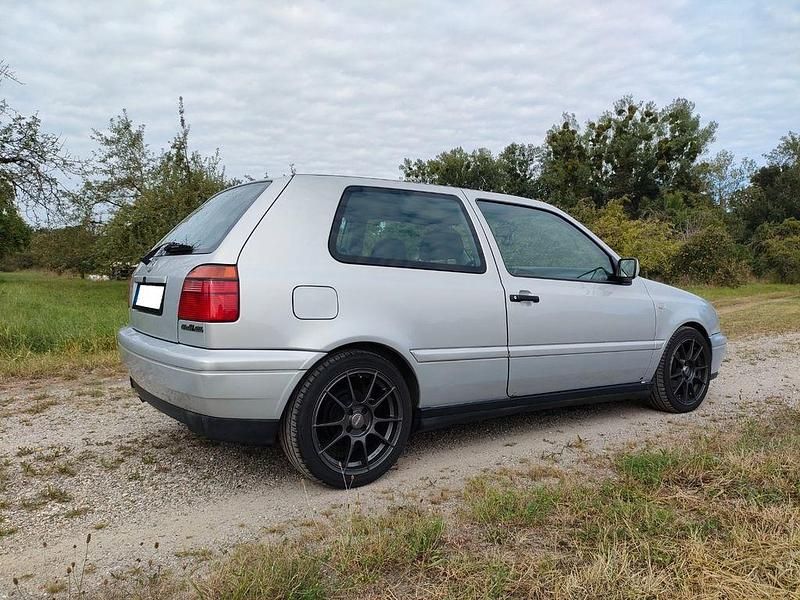 Gebraucht VW Golf III 75 PS (55 kW) 1995 Silber Limousine