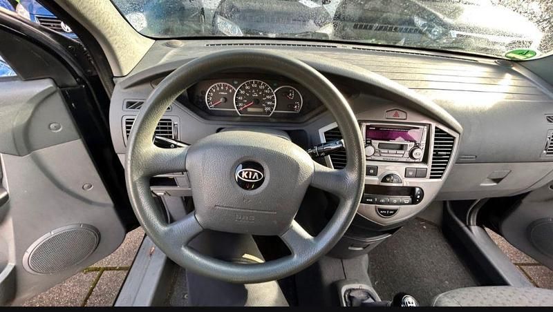 Gebraucht Kia Carens EX 139 PS (102 kW) 2005 Schwarz Van / Kleinbus