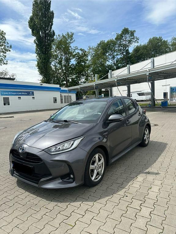 Gebraucht 2021 Toyota Yaris Limousine | 15.400 € (Fairer Preis) - Bild 1/4