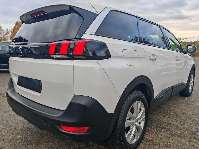 Gebraucht Peugeot 5008 131 PS (96 kW) 2020 Weiß Van / Kleinbus