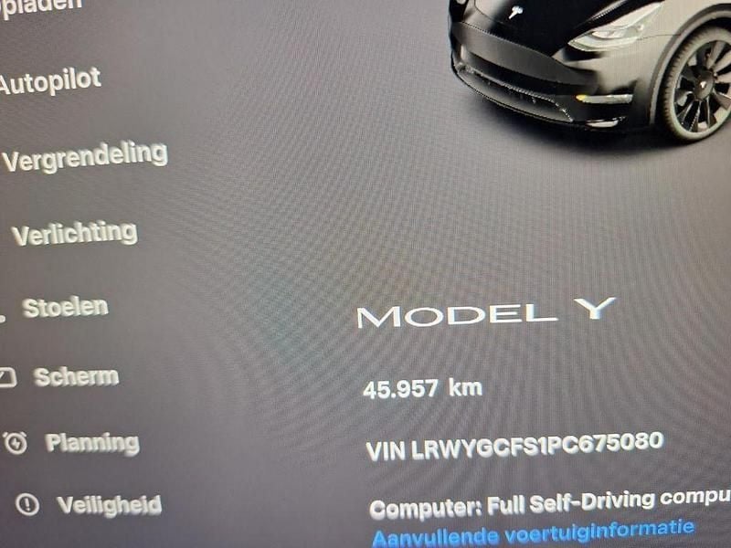 Gebraucht Tesla Model Y Standard Range 225 kW (306 PS) 2023 Schwarz SUV