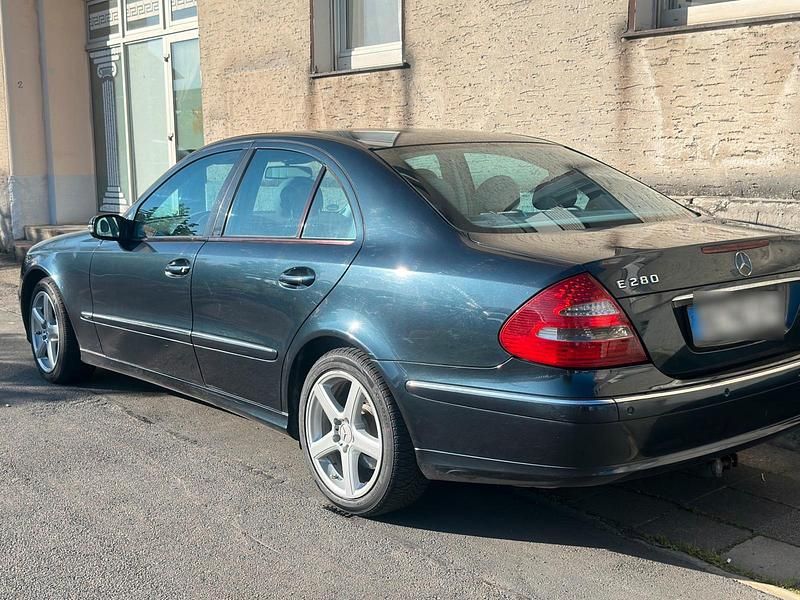 Second-hand Mercedes E280 177 CP (130 kW) 2005 Albastru Berlinǎ