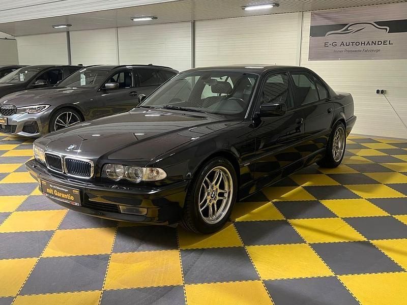 Schwarz Gebraucht 2001 BMW 735 M Sport Limousine | 22.890 € - Bild 1/4