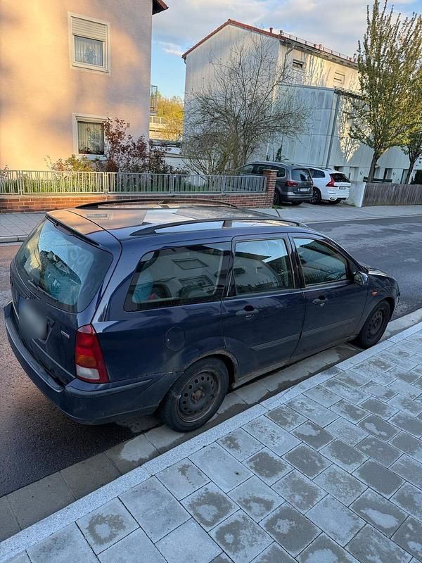 Second-hand Ford Focus 115 CP (84 kW) 2002 Albastru Break