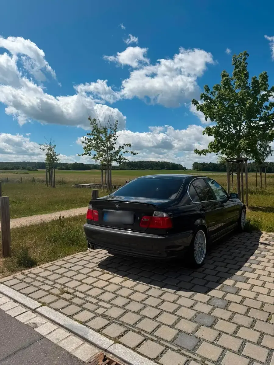 Gebraucht BMW 323 Performance 170 PS (125 kW) 1998 Schwarz Limousine