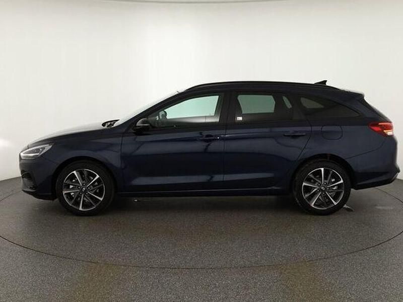 Neu Hyundai i30 140 PS (102 kW) 2025 Blau Kombi