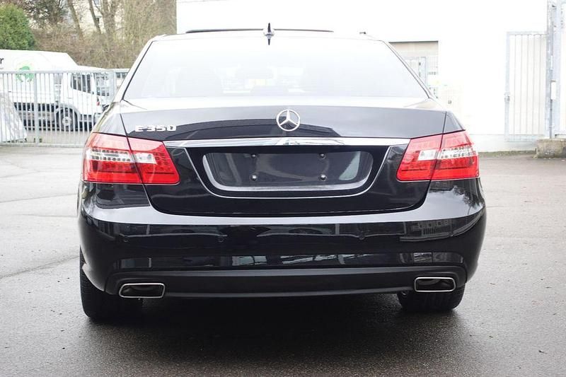 Gebraucht Mercedes E350 Avantgarde 272 PS (200 kW) 2009 Obsidianschwarz Limousine