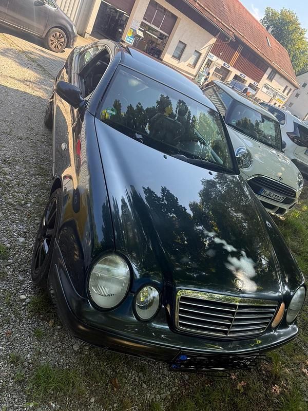 Blau Gebraucht 1998 Mercedes CLK320 Coupé | 1.900 € (Superpreis) - Bild 1/4