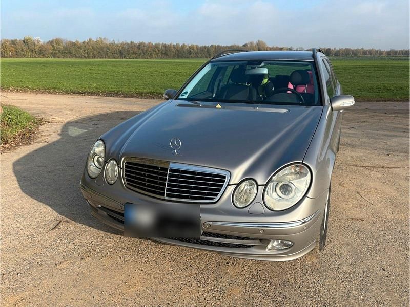 Gebraucht Mercedes E320 Avantgarde 224 PS (164 kW) 2003 Gold Kombi