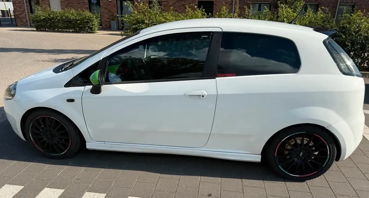 Gebraucht Fiat Punto 95 PS (69 kW) 2009 Weiß Kleinwagen