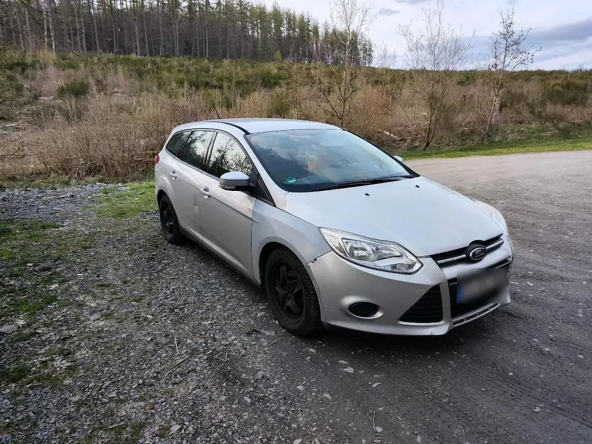 Gebraucht Ford Focus 95 PS (69 kW) 2011 Silber Kombi
