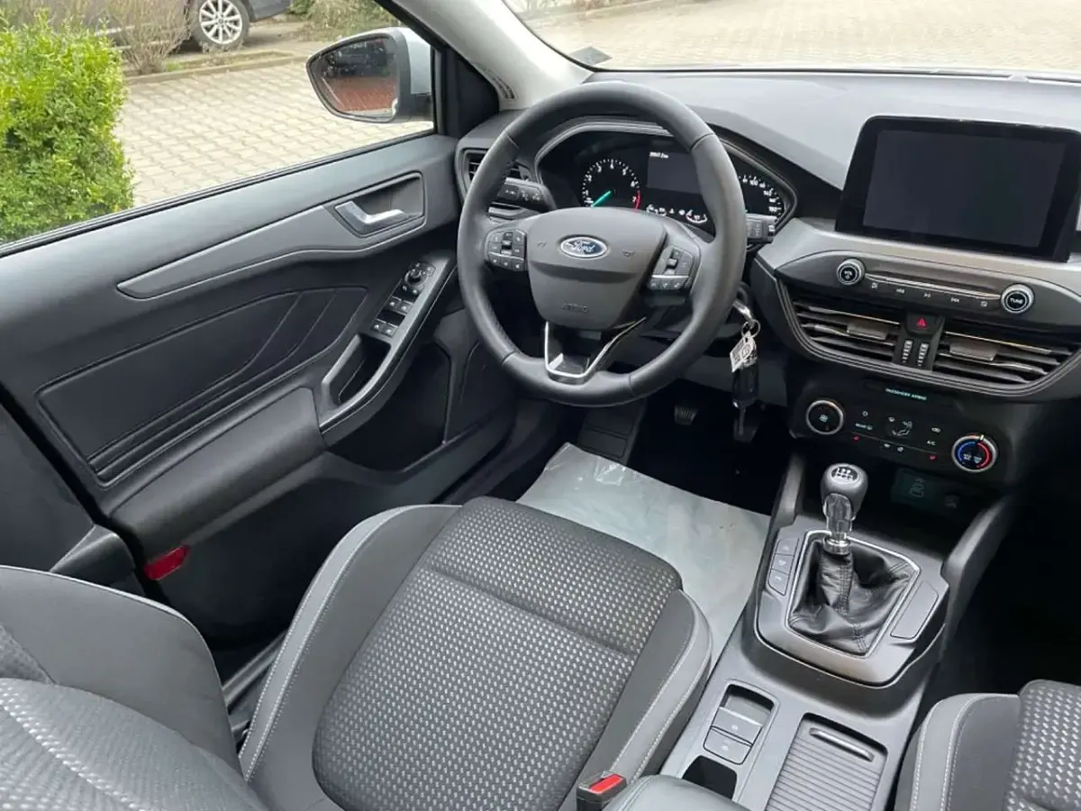 Gebraucht Ford Focus 125 PS (91 kW) 2022 Polarsilber metallic Kombi