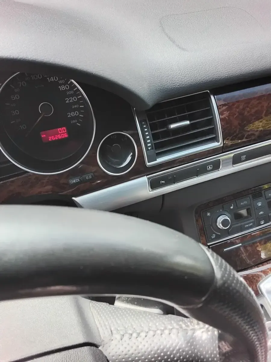 Gebraucht Audi A8 233 PS (171 kW) 2008 Andere farben Limousine